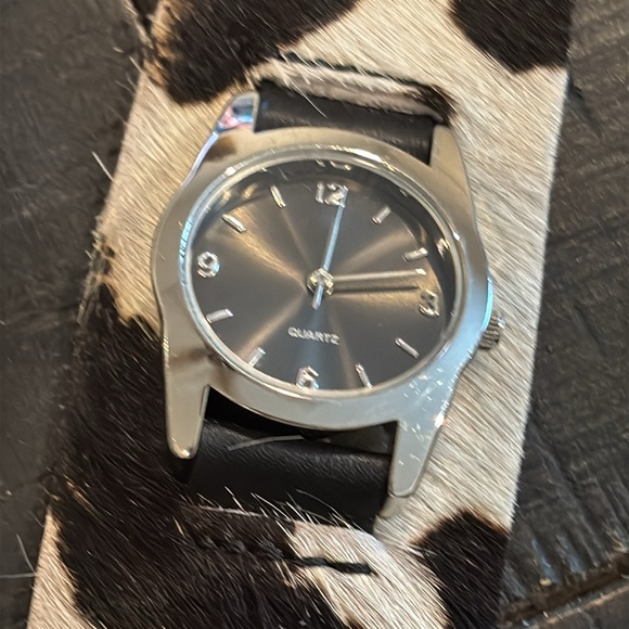 Cowhide Leather Band Western Boho Watch WORKING! - Picture 2 of 6